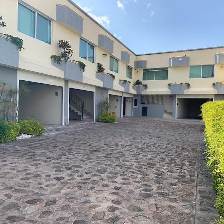 Real Del Sur Motel Moroleon Екстериор снимка