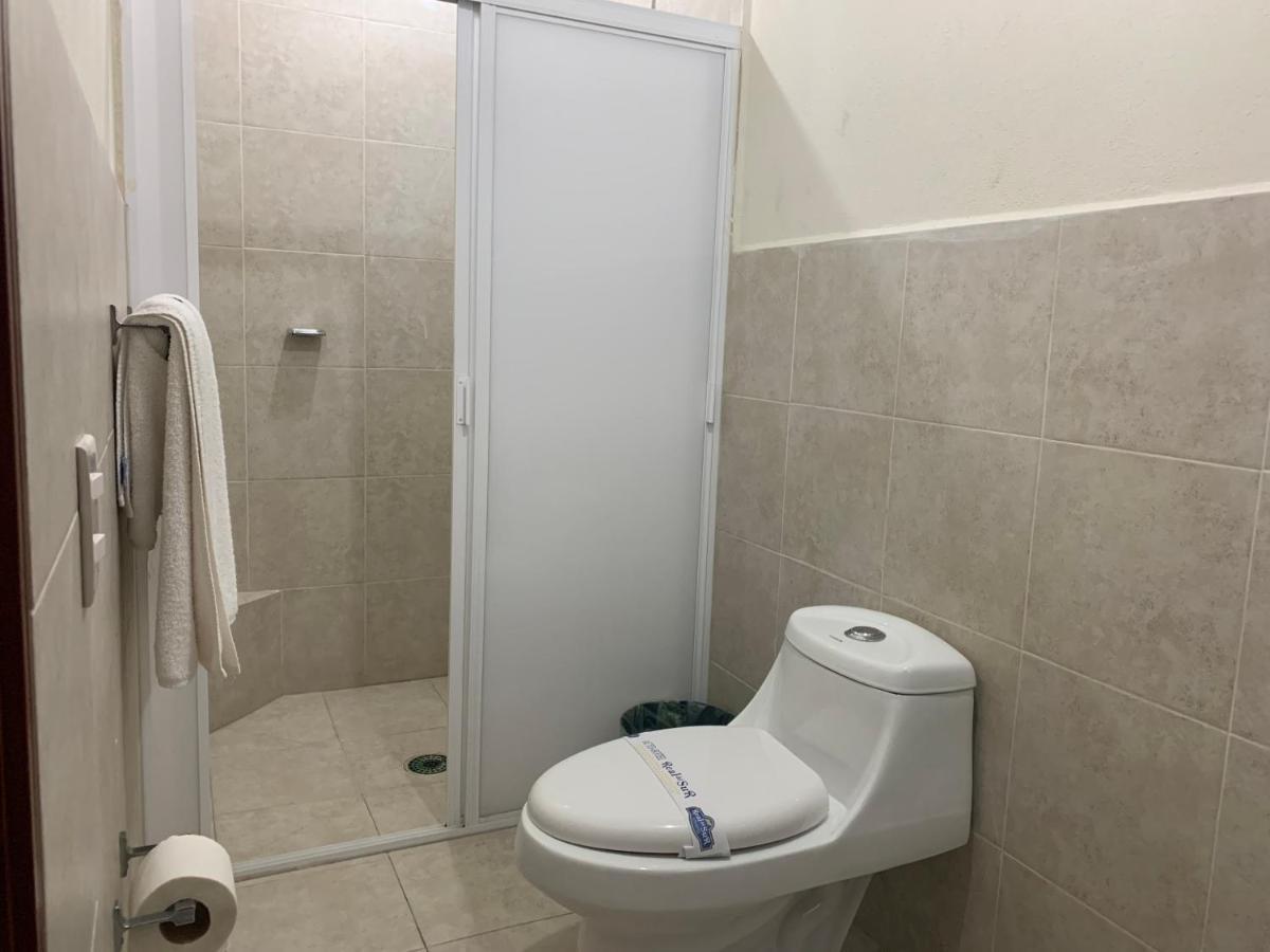 Real Del Sur Motel Moroleon Екстериор снимка