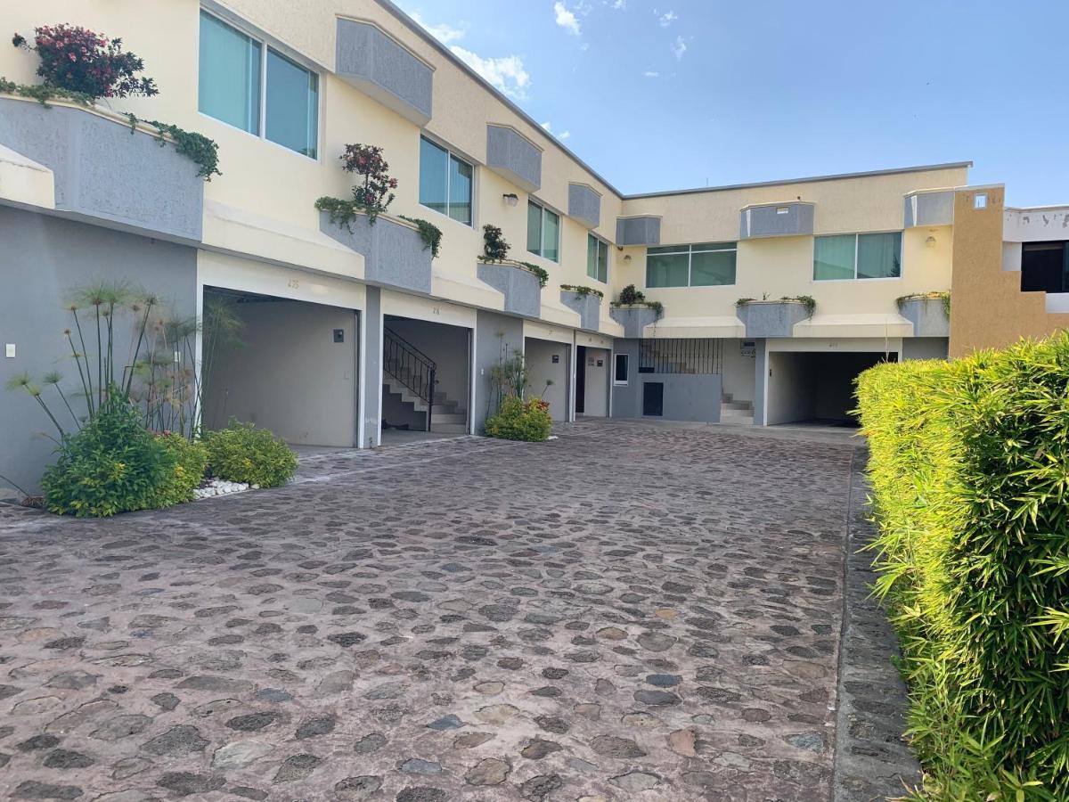 Real Del Sur Motel Moroleon Екстериор снимка