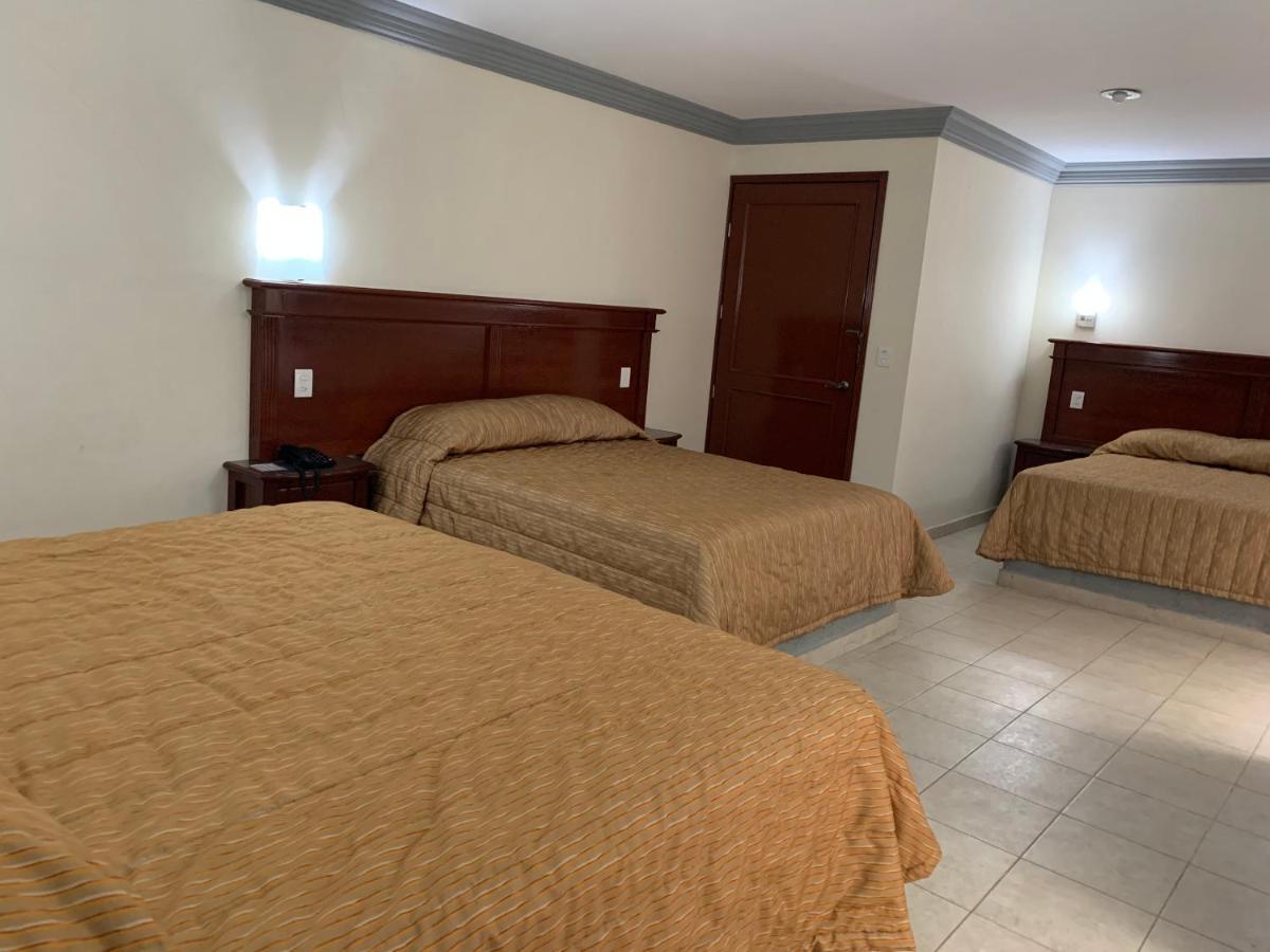 Real Del Sur Motel Moroleon Екстериор снимка