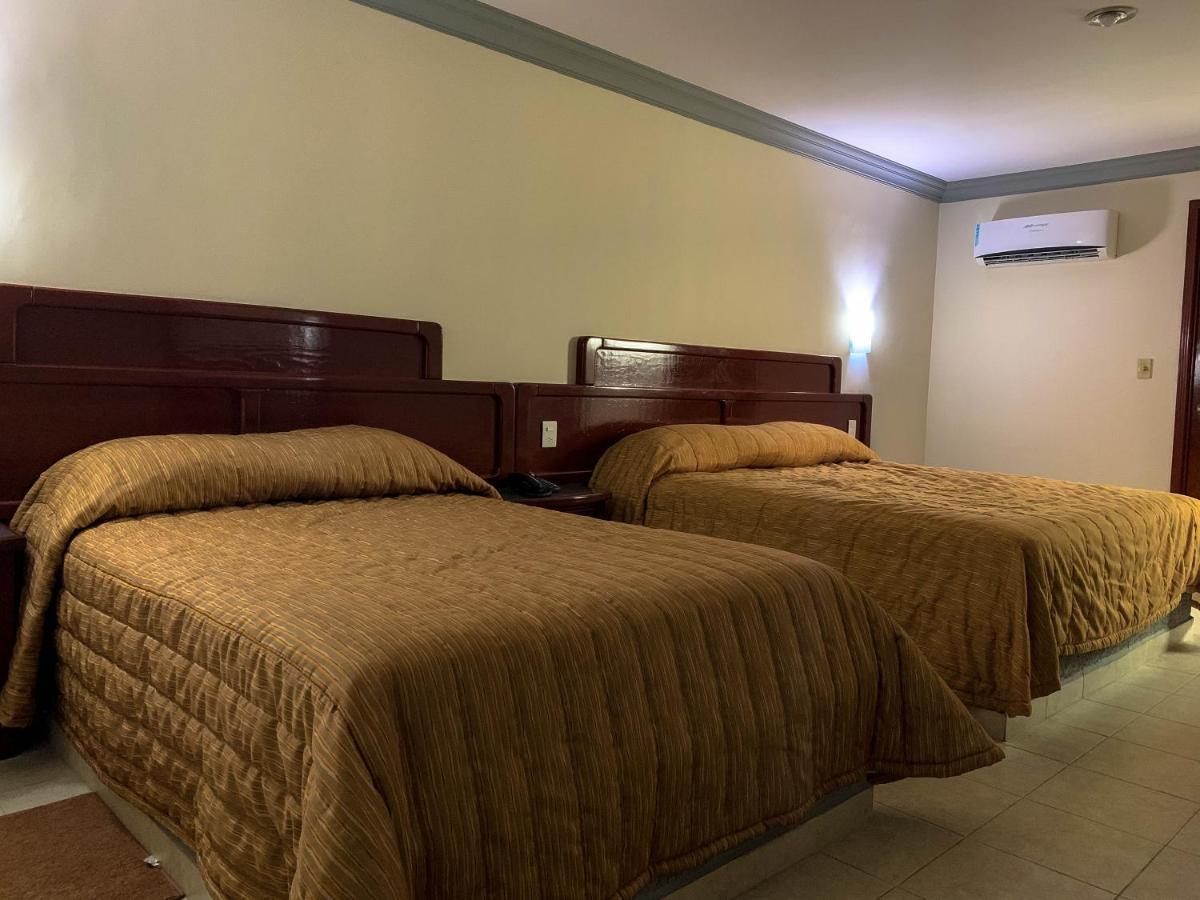 Real Del Sur Motel Moroleon Екстериор снимка