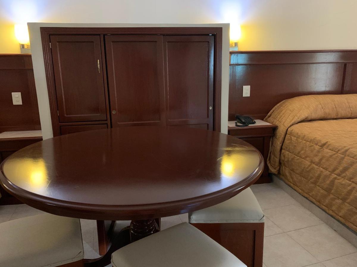 Real Del Sur Motel Moroleon Екстериор снимка