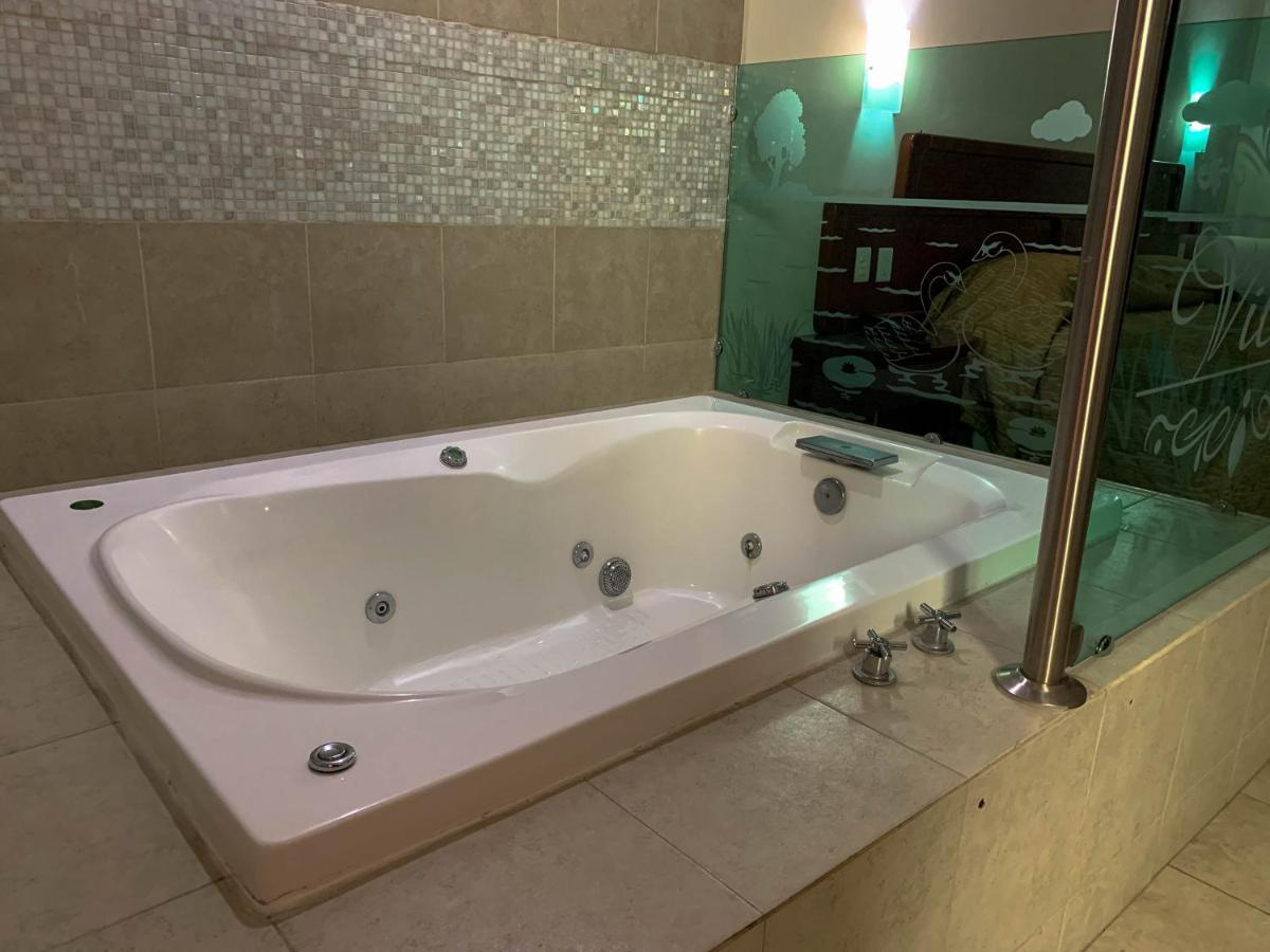 Real Del Sur Motel Moroleon Екстериор снимка
