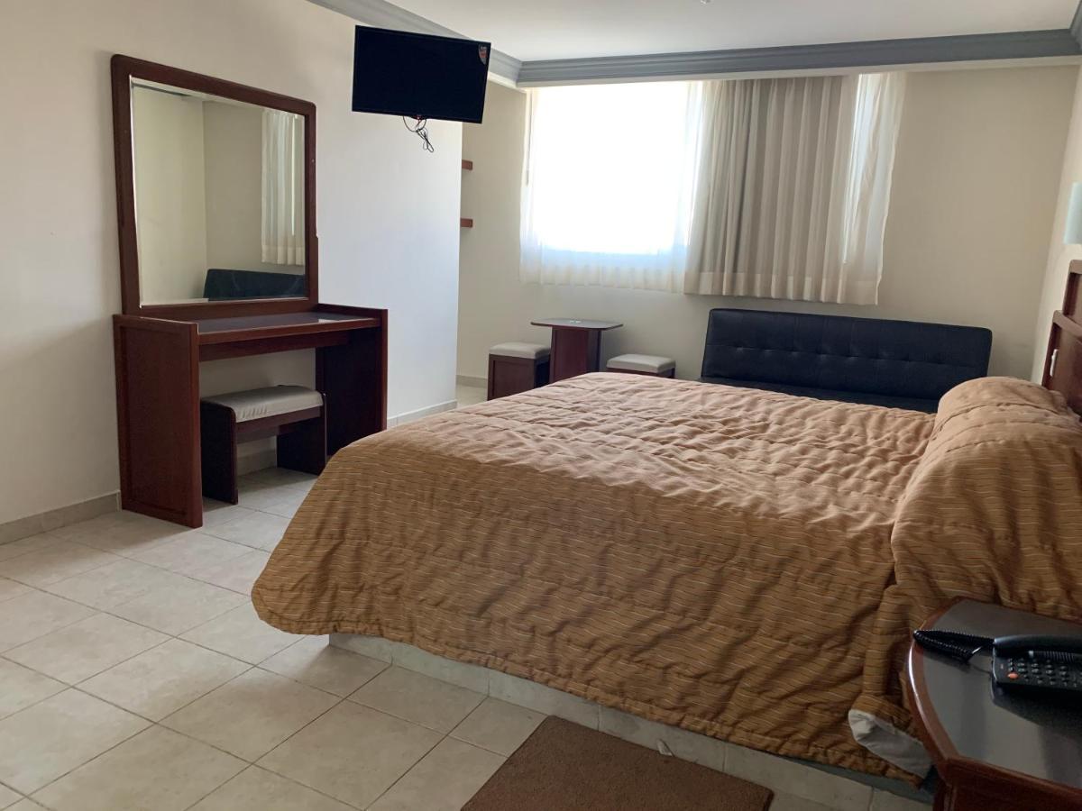 Real Del Sur Motel Moroleon Екстериор снимка