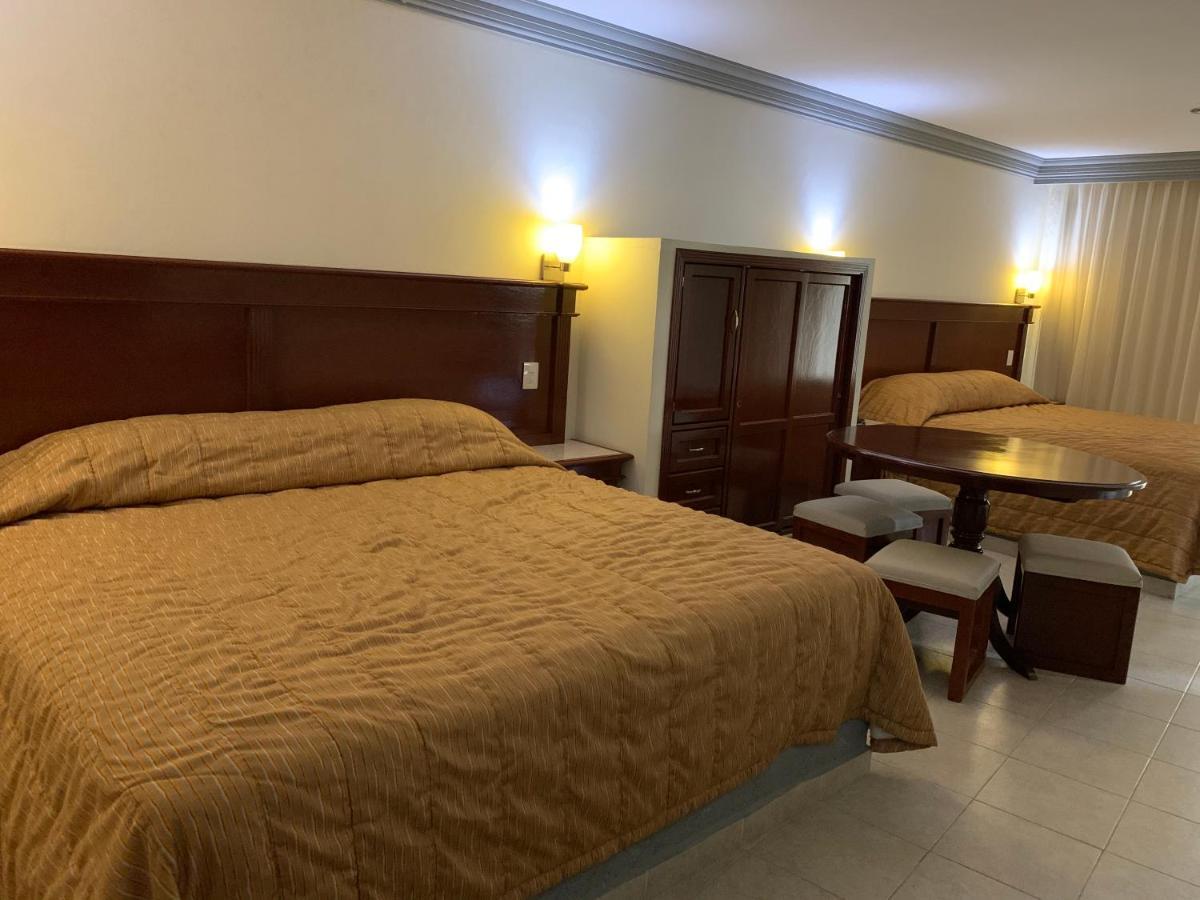Real Del Sur Motel Moroleon Екстериор снимка