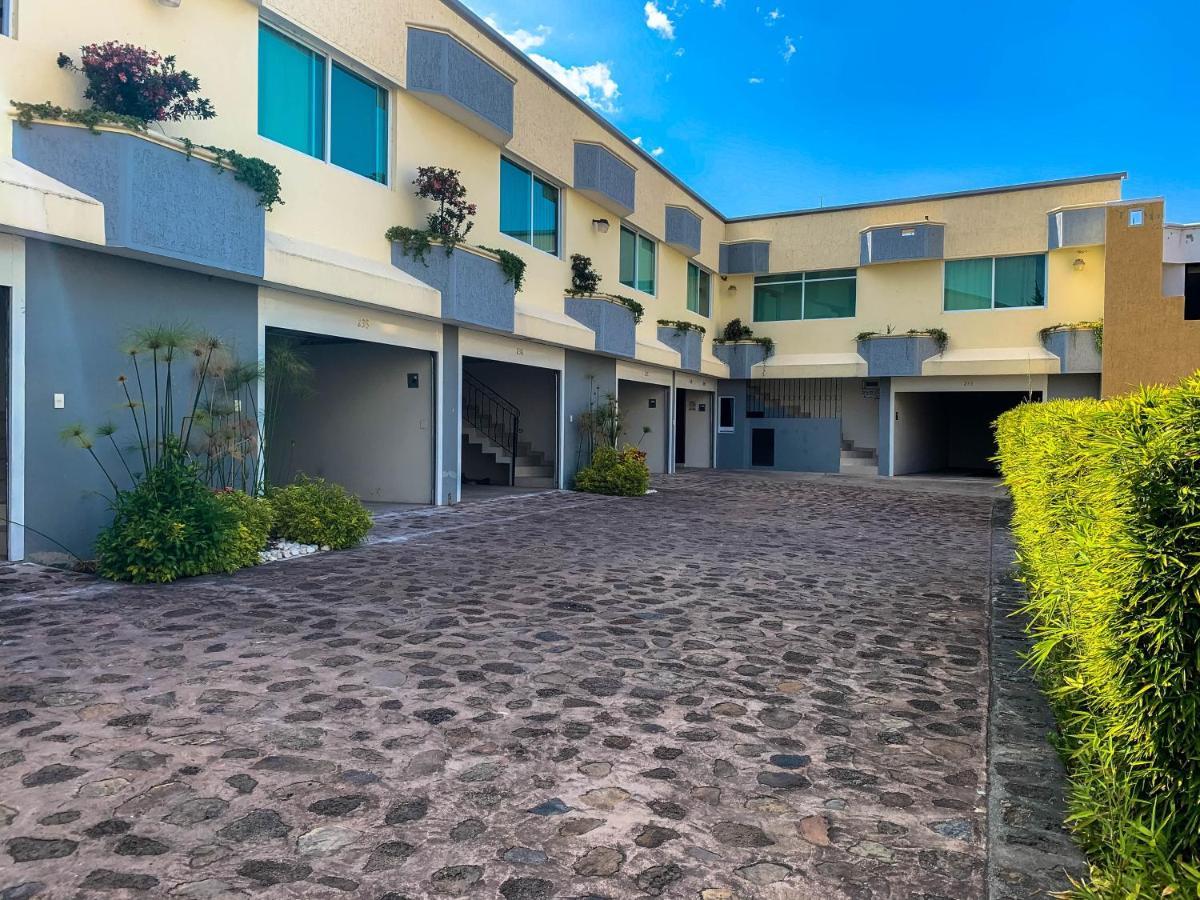 Real Del Sur Motel Moroleon Екстериор снимка